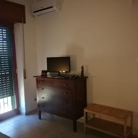 Mary Rose Bed & Breakfast Castel Volturno Bagian luar foto