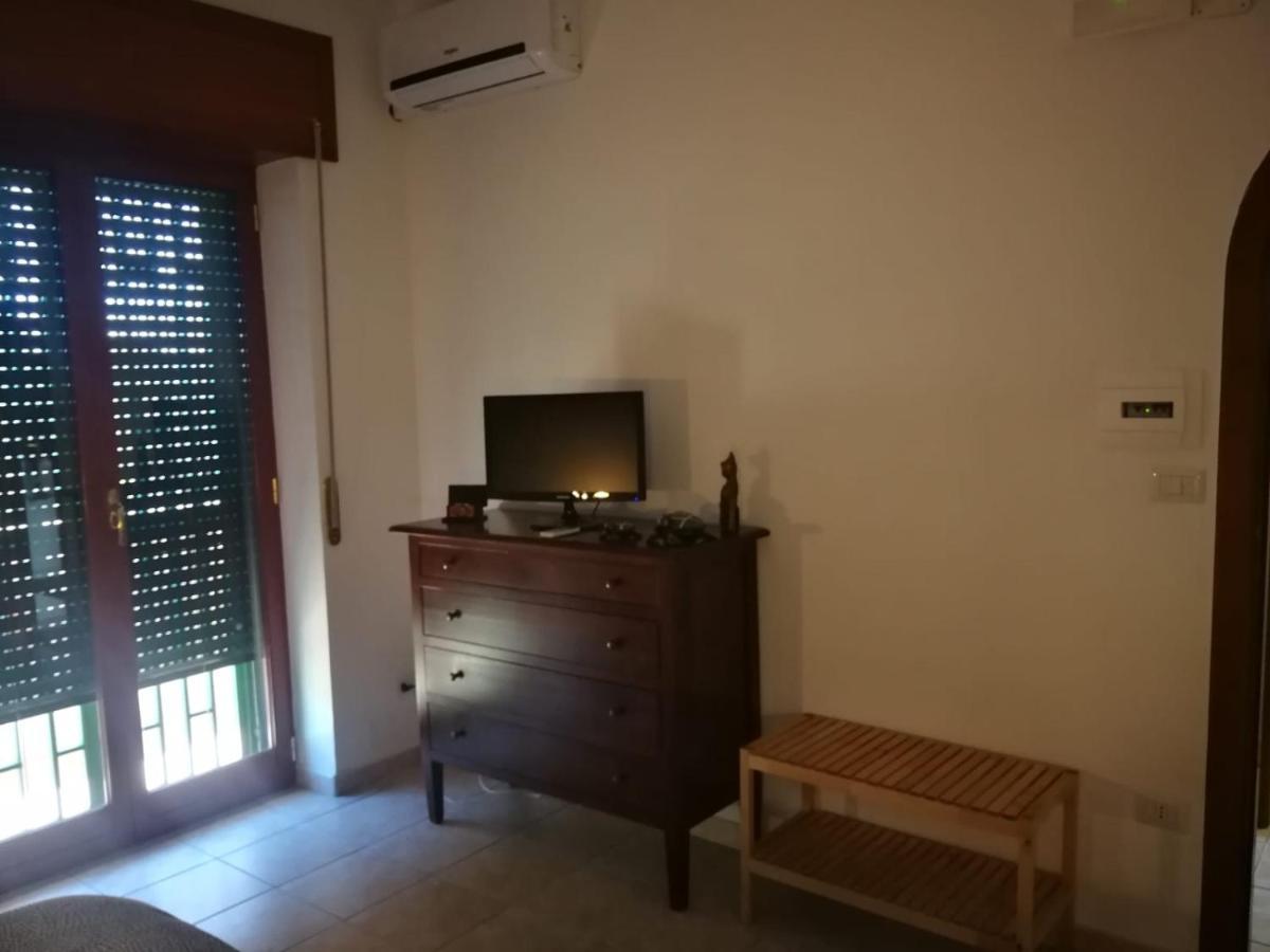 Mary Rose Bed & Breakfast Castel Volturno Bagian luar foto
